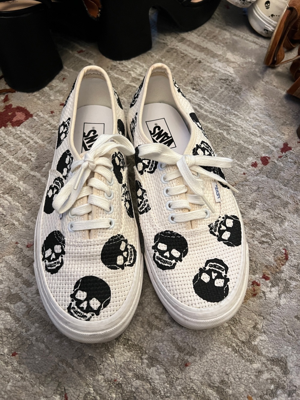 Vans Cream and Black Skull Graphic Low-Top Sneakers
